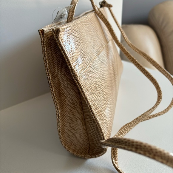 NWT Kim Rogers Cream Magnetic Closure Purse - Picture 3 of 16